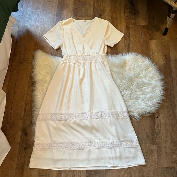 TEA N ROSE Ellie Dress In Cream - Picture 7 of 10